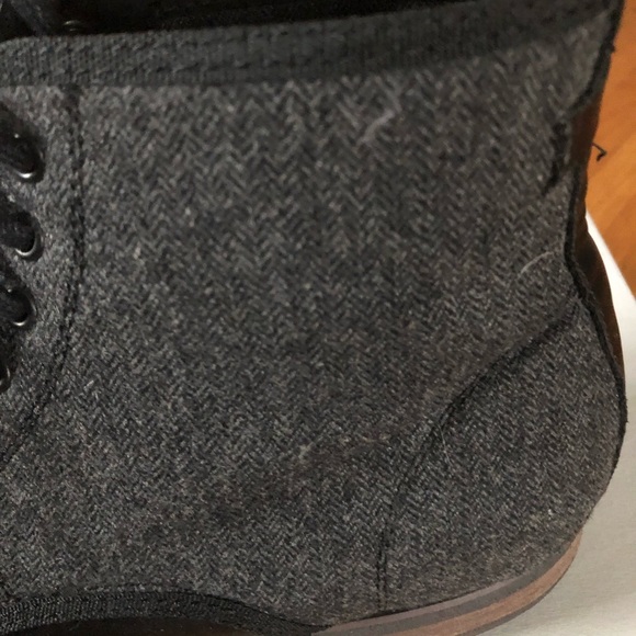 Spring Aedan black leather lace up boots 🥾 with grey fabric detail - Picture 4 of 5